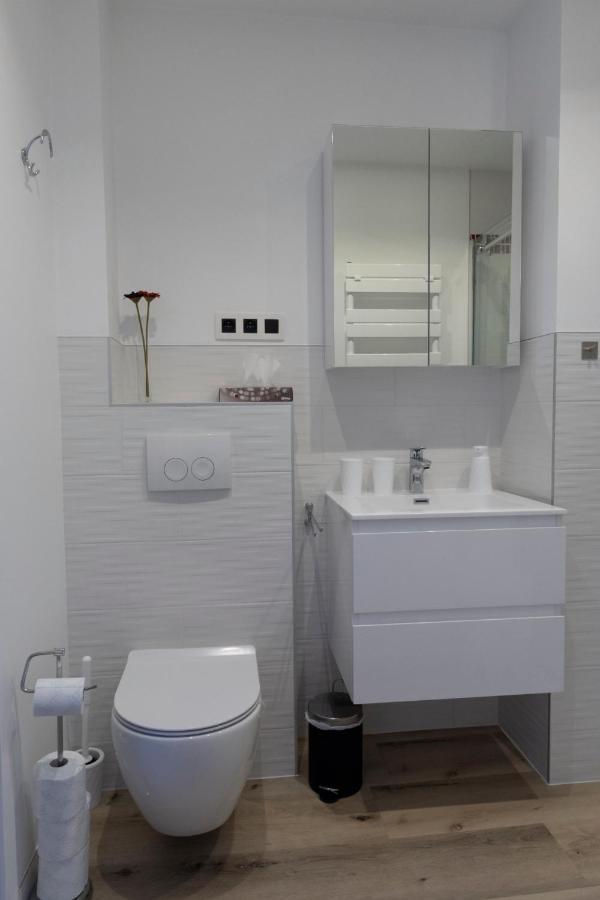 Modern Duplex With Garden Apartment Brussels Ngoại thất bức ảnh